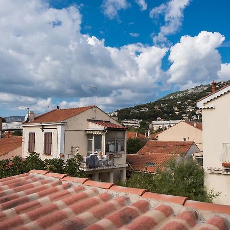 Hotel Au Pied Du Mont Faron Toulon Exterior foto